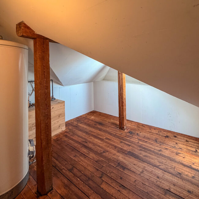 Oben Estrichzimmer 1