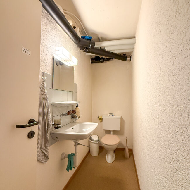 UG WC 1
